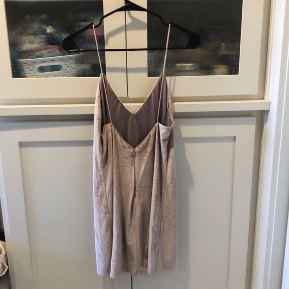 Tobi Terrell Velvet Shift Dress - Picture 4 of 6